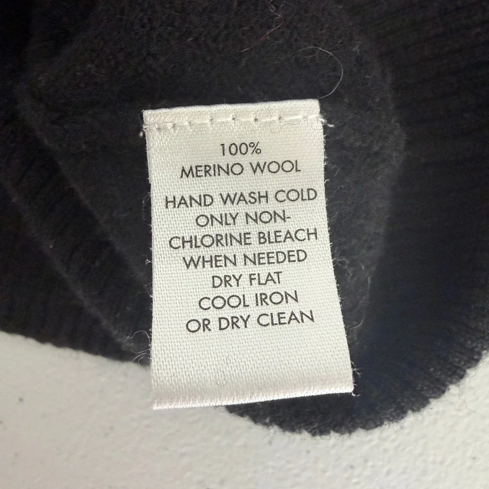 Calvin Klein classic neck